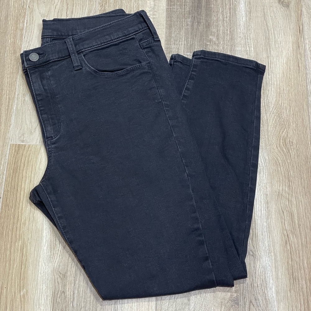 LAST CHANCE GAP Black Midrise Jegging